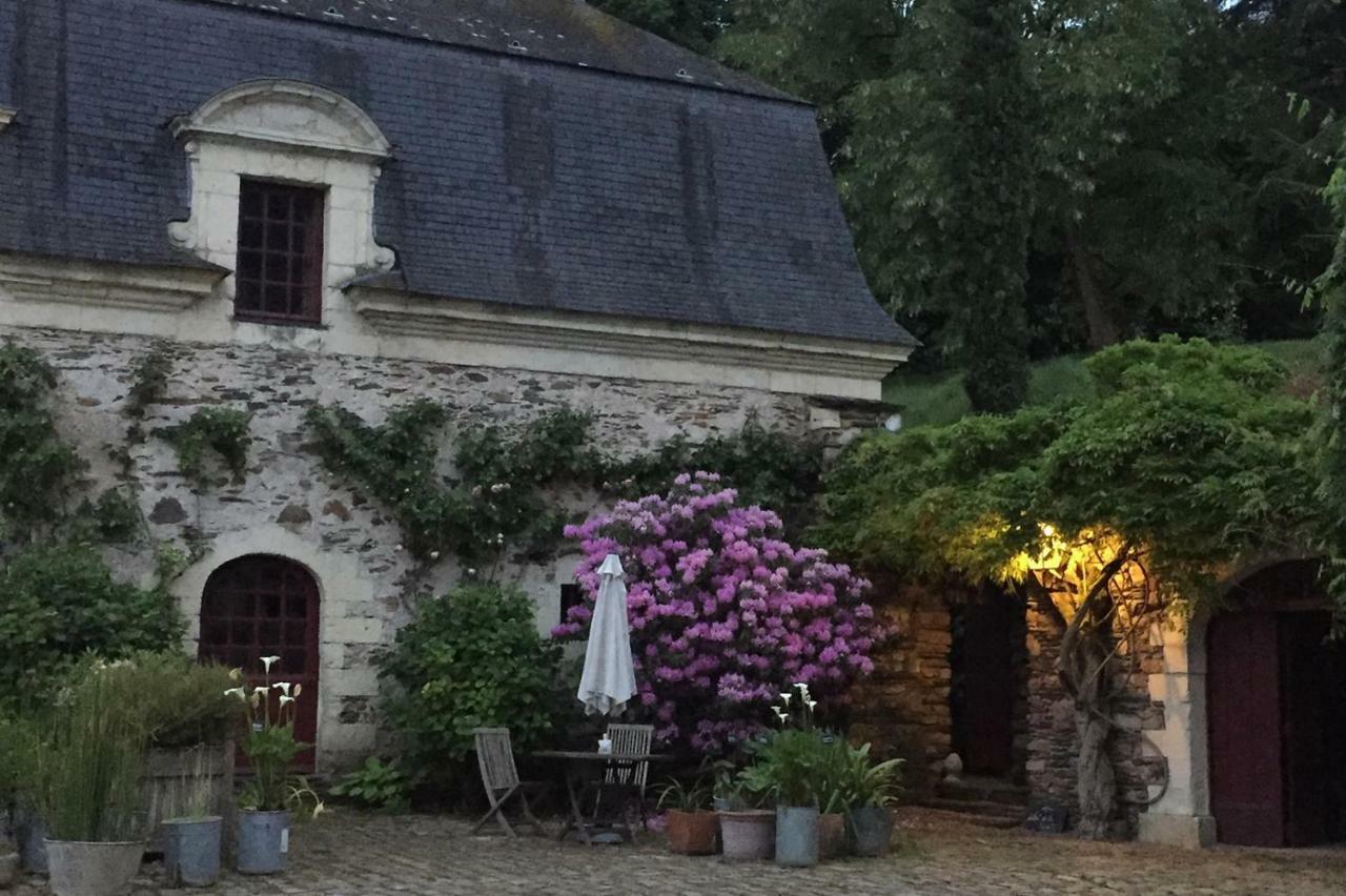 Manoir De La Groye Hotel Saint-Saturnin-sur-Loire Bagian luar foto